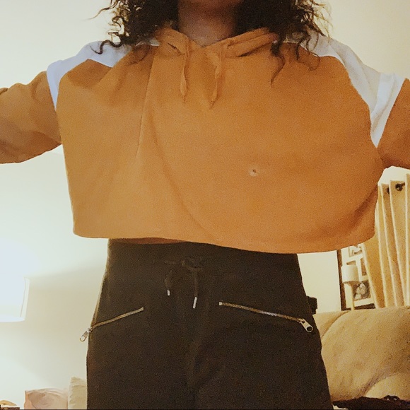 NWT Aeropostale Crop Sweatshirt - Picture 2 of 4